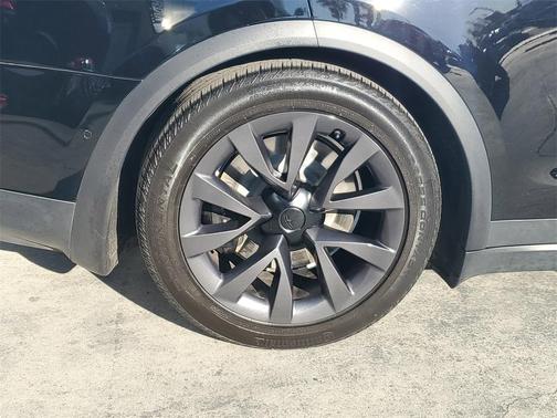 2023 Tesla Model X Standard Range