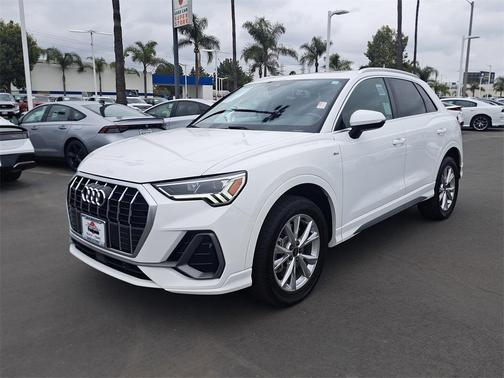 2023 Audi Q3 45 S line Premium