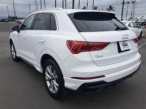 2023 Audi Q3 45 S line Premium