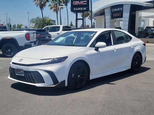 Ice 2025 Toyota Camry SE