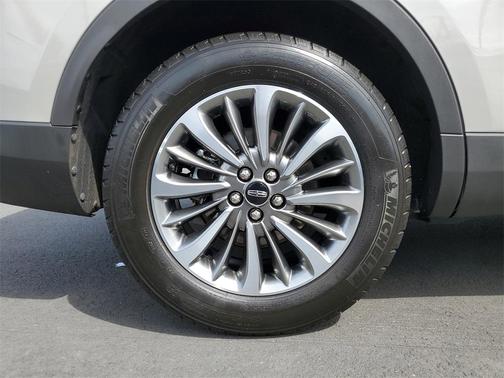 2022 Lincoln Nautilus Standard