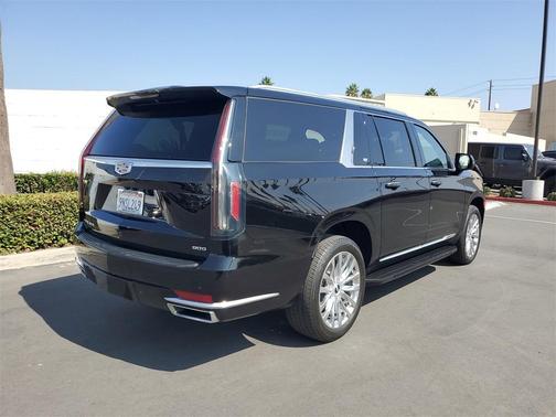 2022 Cadillac Escalade ESV Luxury