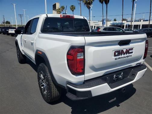 2025 GMC Canyon AT4