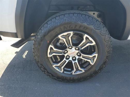 2025 GMC Canyon AT4