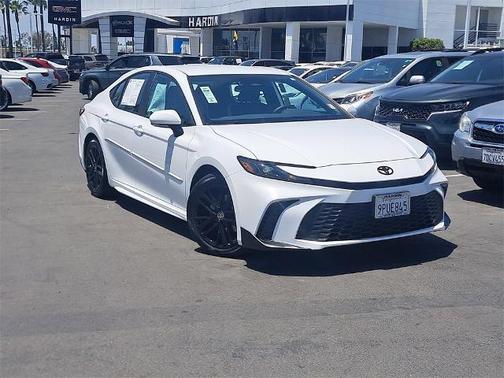 2025 Toyota Camry SE