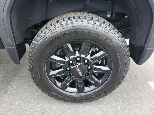 Onyx Black 2026 GMC Sierra 2500 AT4