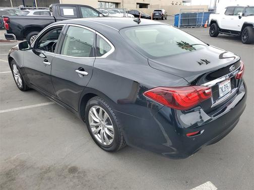 2015 INFINITI Q70 3.7