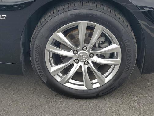 2015 INFINITI Q70 3.7