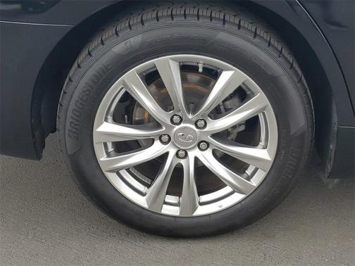 2015 INFINITI Q70 3.7
