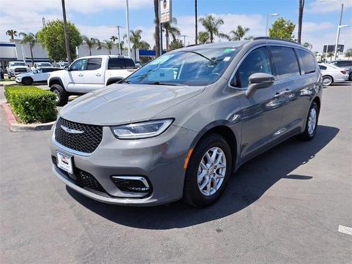2022 Chrysler Pacifica Touring-L