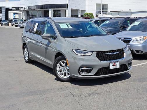 2022 Chrysler Pacifica Touring-L