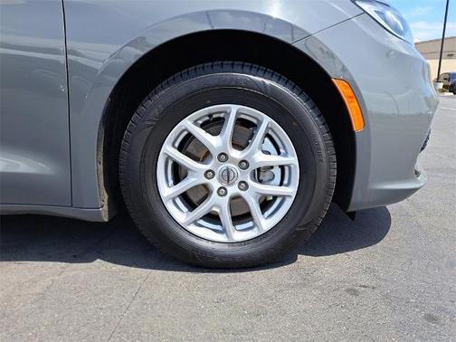 2022 Chrysler Pacifica Touring-L
