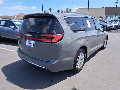 2022 Chrysler Pacifica Touring-L