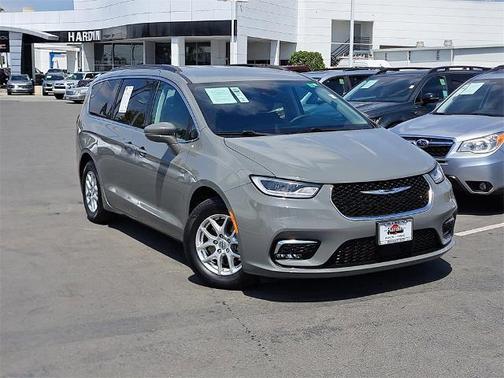 2022 Chrysler Pacifica Touring-L
