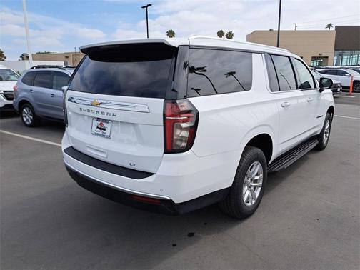 2023 Chevrolet Suburban LT