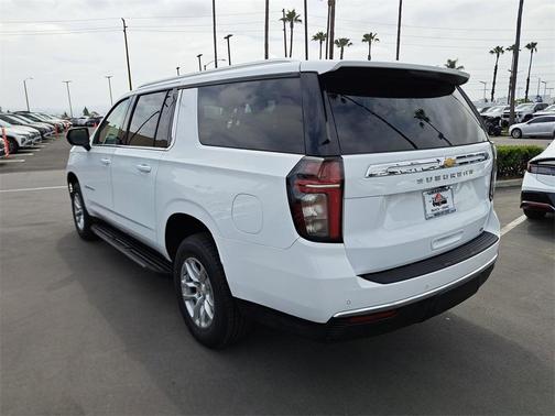 2023 Chevrolet Suburban LT