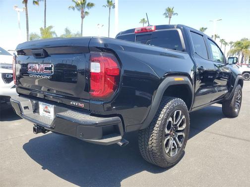 2025 GMC Canyon AT4