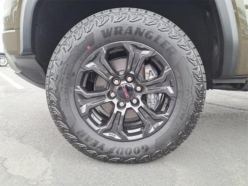 2025 GMC Canyon Elevation