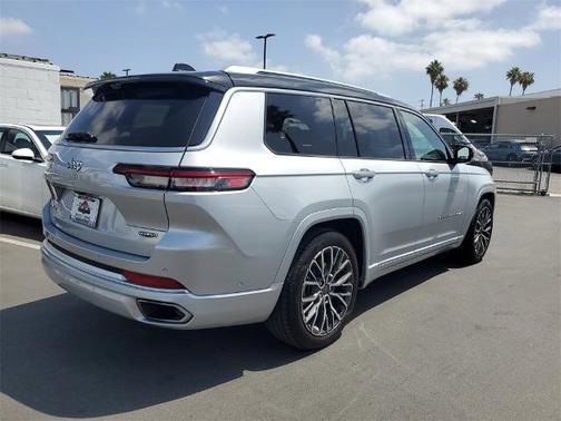 2022 Jeep Grand Cherokee L Summit