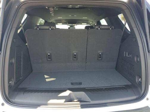 Summit White 2026 GMC Yukon Elevation