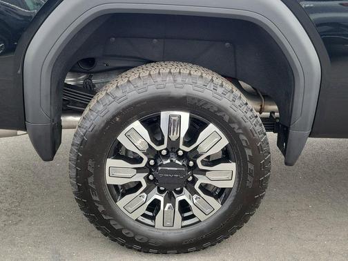 Onyx Black 2025 GMC Sierra 2500 Denali