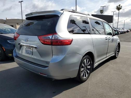 2020 Toyota Sienna Limited Premium