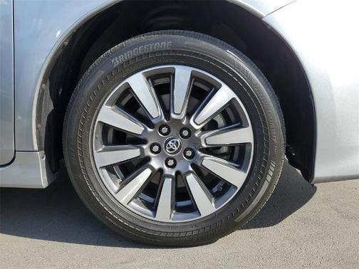 2020 Toyota Sienna Limited Premium