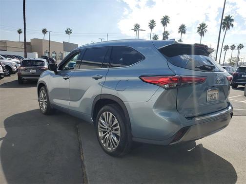 2022 Toyota Highlander Platinum