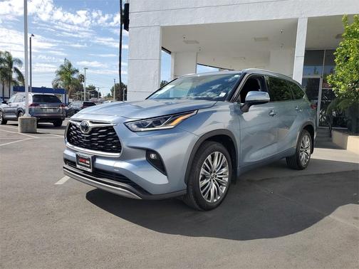 2022 Toyota Highlander Platinum