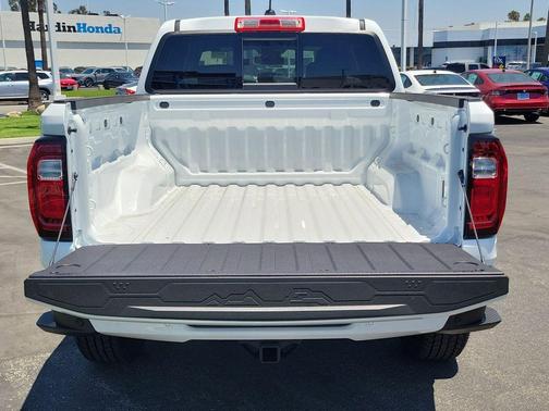 Summit White 2026 GMC Canyon Elevation
