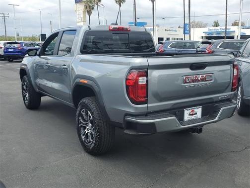 2025 GMC Canyon AT4