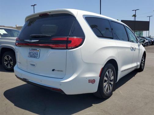 2022 Chrysler Pacifica Hybrid Limited
