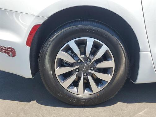 2022 Chrysler Pacifica Hybrid Limited