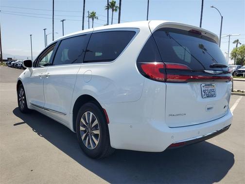2022 Chrysler Pacifica Hybrid Limited