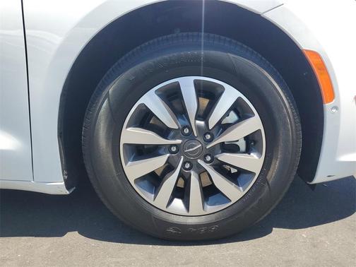 2022 Chrysler Pacifica Hybrid Limited