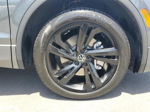 2023 Volkswagen Tiguan 2.0T SE R-Line Black