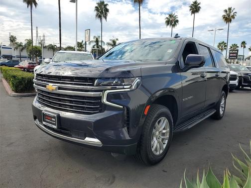 2023 Chevrolet Suburban LT