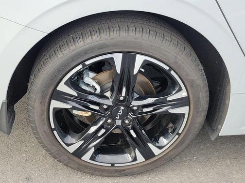 Wolf Gray 2024 Kia K5 GT-Line
