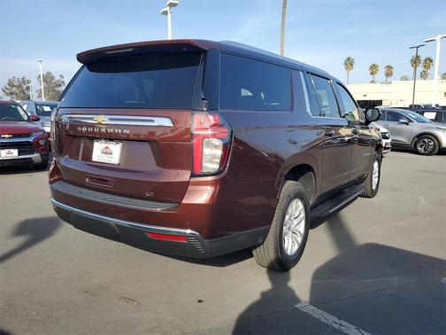 2023 Chevrolet Suburban LT