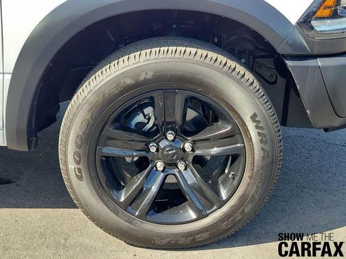 Bright White Clearcoat 2023 RAM 1500 Classic SLT