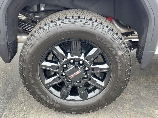 Summit White 2026 GMC Sierra 2500 AT4