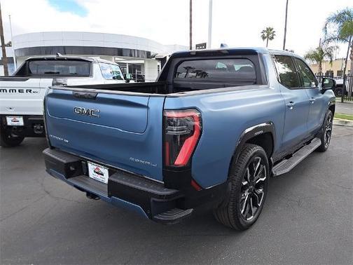2025 GMC Sierra EV Denali