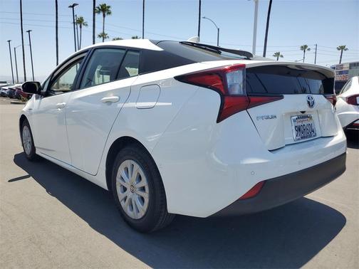 2022 Toyota Prius LE
