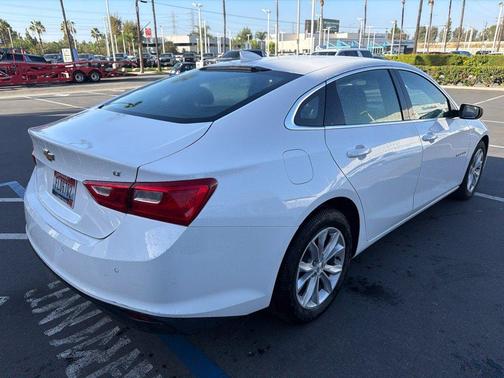 Summit White 2024 Chevrolet Malibu LT