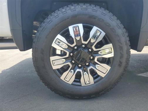 2025 GMC Sierra 2500 Denali