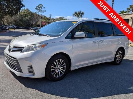 2018 Toyota Sienna XLE