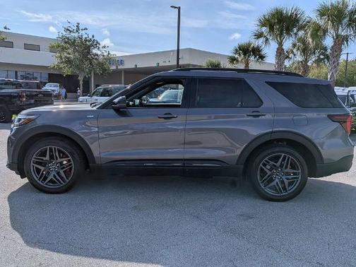 CARBONIZED GRAY METALLIC 2025 Ford Explorer ST-LINE