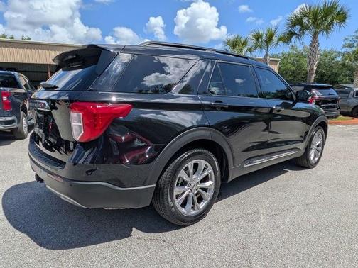 AGATE BLACK METALLIC 2023 Ford Explorer XLT