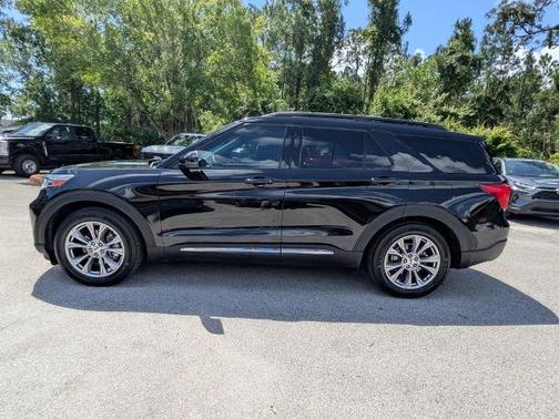 AGATE BLACK METALLIC 2023 Ford Explorer XLT