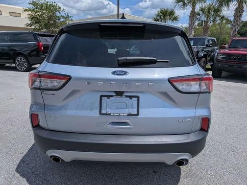 ICED BLUE SILVER METALLIC 2022 Ford Escape SE